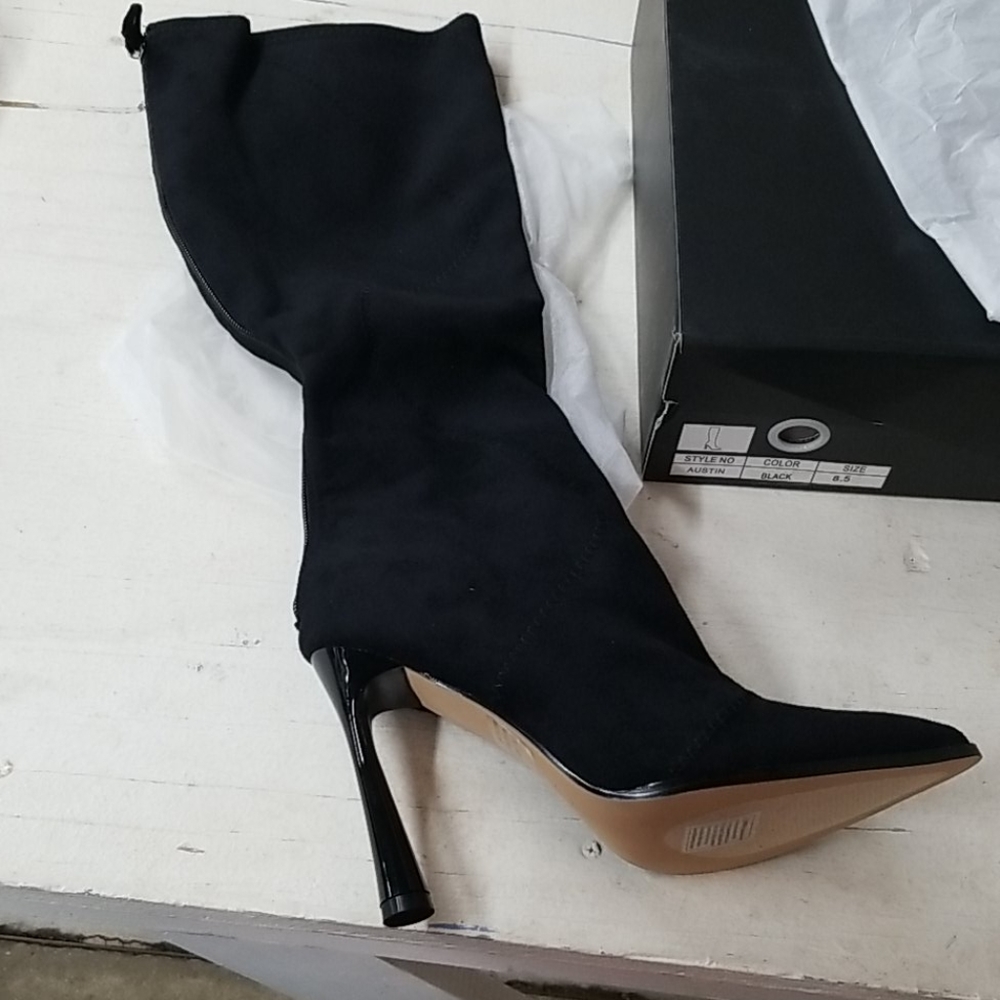 Boots - Picture 2 of 8